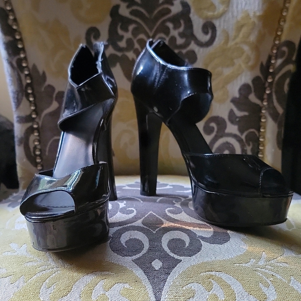 Patent leather heels sandals